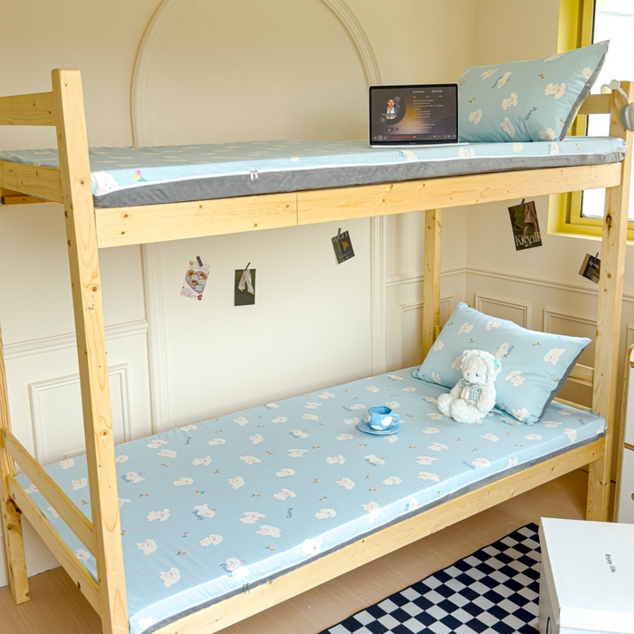 91家纺网 家纺一手货源 找家纺 金丝鸟家纺 2024新款全棉水晶绒床垫套 婴儿蓝汪