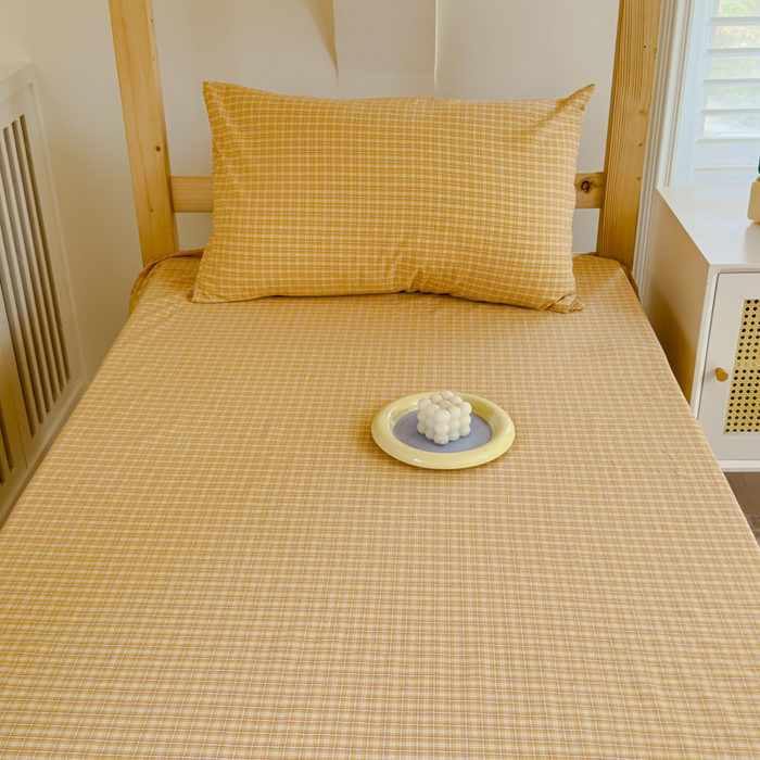 91家纺网 家纺一手货源 找家纺 金丝鸟家纺 2024新款A类全棉色织水洗棉单床单系列（学生床） 姜黄田格