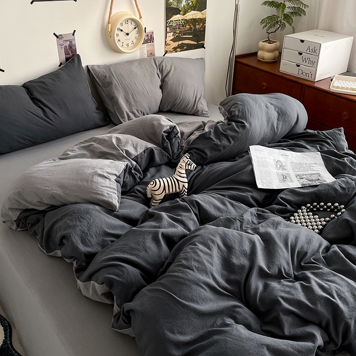 91家纺网 家纺一手货源 找家纺 卡迪熊家纺 2024新款ins风超柔褶皱亲肤磨毛水洗m四件套双拼系列-风格2 深浅灰