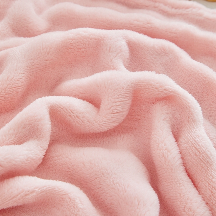 91家纺网 家纺一手货源 找家纺 巴木赫 2024新款法兰绒泡泡卷边毯子毛毯 玉粉