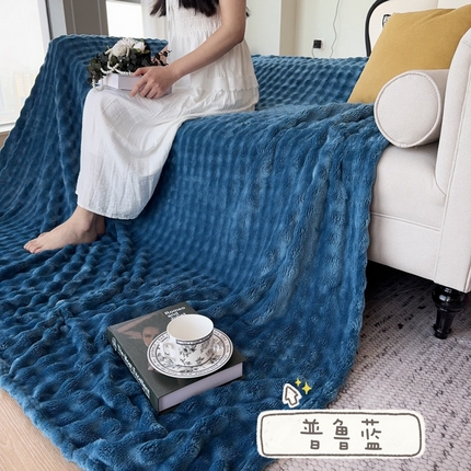 91家纺网 家纺一手货源 找家纺 （总）兜米家居 2024新款纯色仿兔毛泡泡毛毯牛奶绒毛毯午睡毯