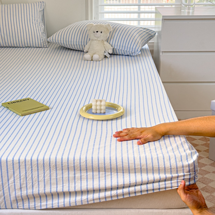 91家纺网 家纺一手货源 找家纺 金丝鸟家纺 2024新款A类全棉色织水洗棉床笠系列 蓝中条