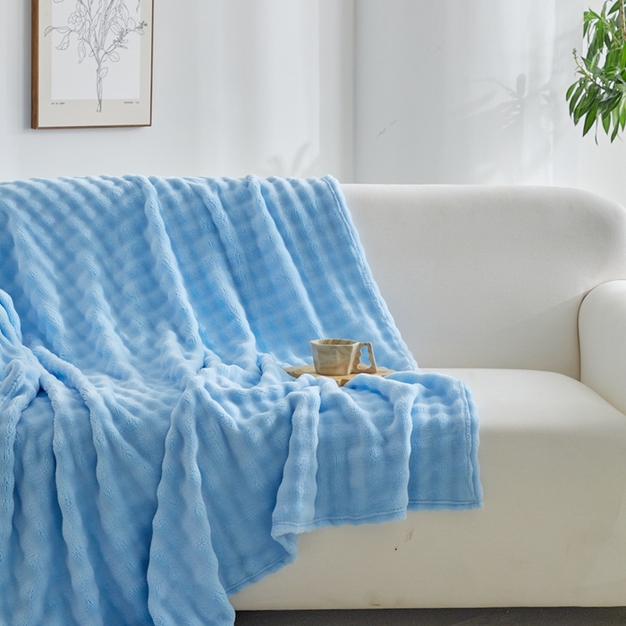 91家纺网 家纺一手货源 找家纺 巴木赫 2024新款法兰绒泡泡卷边毯子毛毯 亮蓝