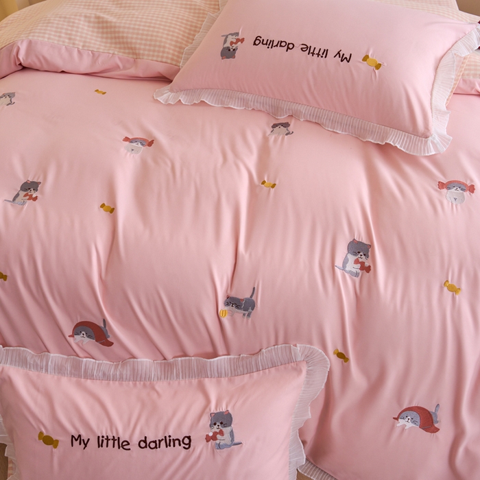 91家纺网 家纺一手货源 找家纺 梧桐家居 2024新款全棉磨毛刺绣四件套-糖果小猫 糖果小猫-粉