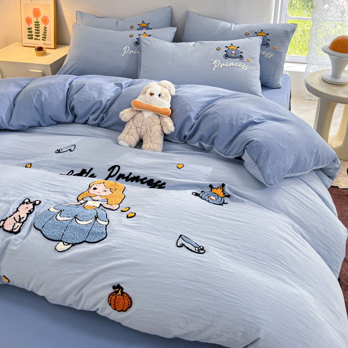 91家纺网 家纺一手货源 找家纺 卡迪熊家纺 2024新款水洗m毛巾绣四件套系列 童话公主