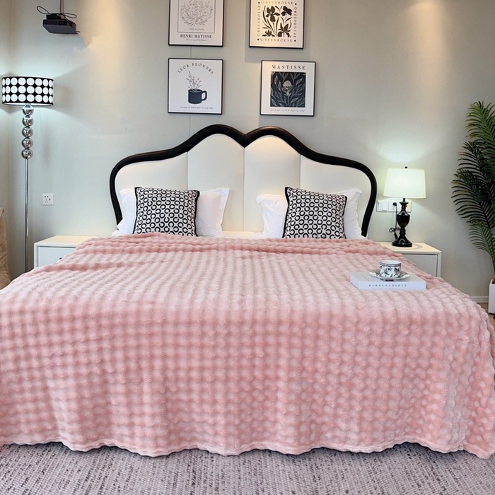 91家纺网 家纺一手货源 找家纺 兜米家居 2024新款纯色仿兔毛泡泡毛毯牛奶绒毛毯午睡毯 胭脂粉