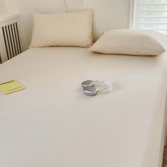 91家纺网 家纺一手货源 找家纺 金丝鸟家纺 2024新款A类全棉色织水洗棉单床单系列 米白细条