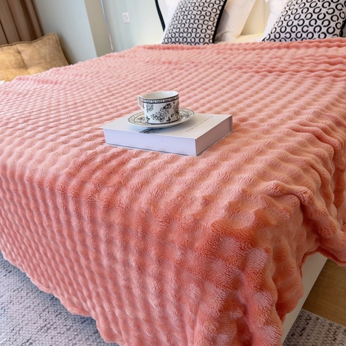91家纺网 家纺一手货源 找家纺 兜米家居 2024新款纯色仿兔毛泡泡毛毯牛奶绒毛毯午睡毯 橘红色