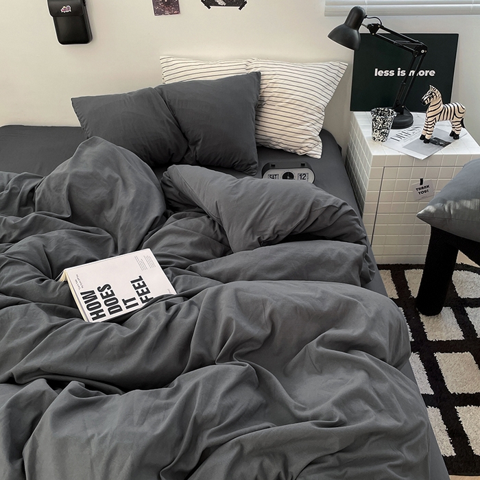 91家纺网 家纺一手货源 找家纺 卡迪熊家纺 2024新款ins风超柔褶皱亲肤磨毛水洗m四件套纯色系列-风格2 布鲁灰