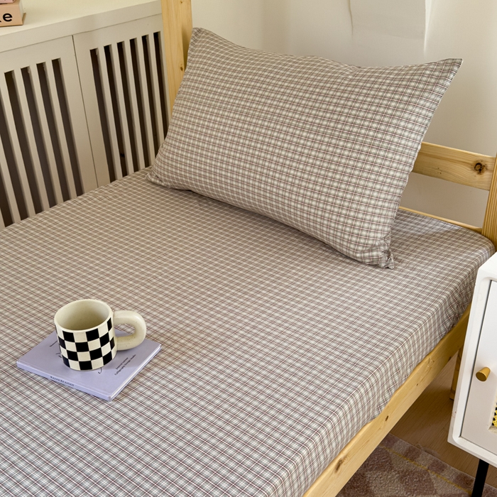 91家纺网 家纺一手货源 找家纺 金丝鸟家纺 2024新款A类全棉色织水洗棉单床笠系列（学生床） 浅绿红条田格