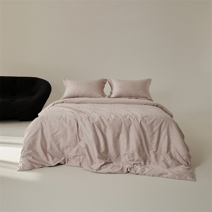 91家纺网 家纺一手货源 找家纺 8小时家纺 2024新款50s贡缎长绒棉提花系列四件套 粉黛