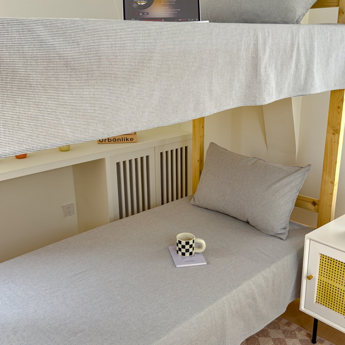 91家纺网 家纺一手货源 找家纺 金丝鸟家纺 2024新款A类全棉色织水洗棉单床单系列（学生床） 灰细条