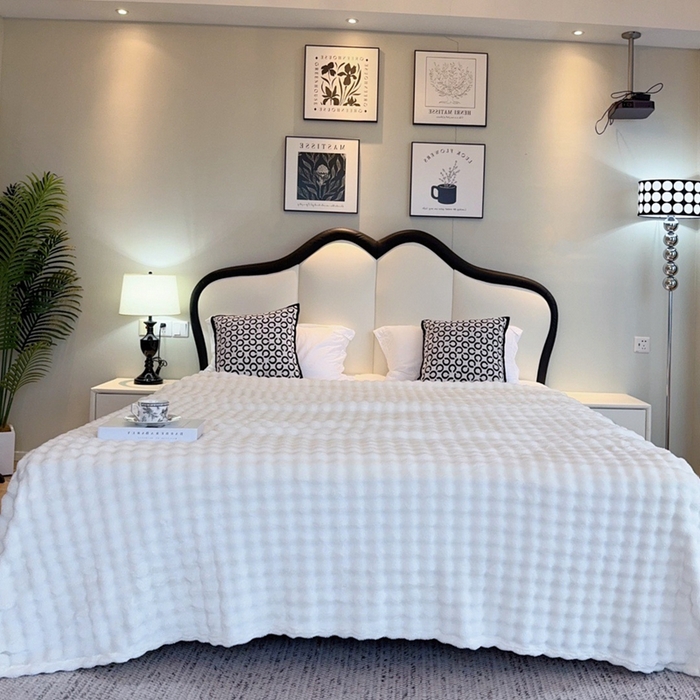 91家纺网 家纺一手货源 找家纺 （总）兜米家居 2024新款纯色仿兔毛泡泡毛毯牛奶绒毛毯午睡毯