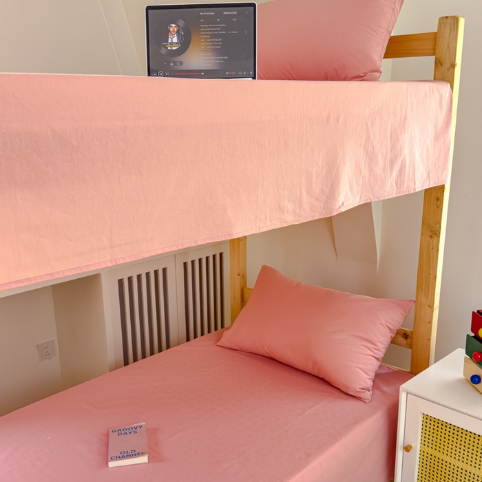 91家纺网 家纺一手货源 找家纺 金丝鸟家纺 2024新款A类全棉色织水洗棉单床单系列（学生床） 粉色