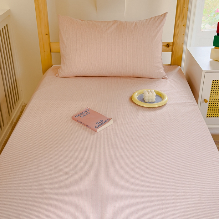 91家纺网 家纺一手货源 找家纺 金丝鸟家纺 2024新款A类全棉色织水洗棉单床单系列（学生床） 粉细条