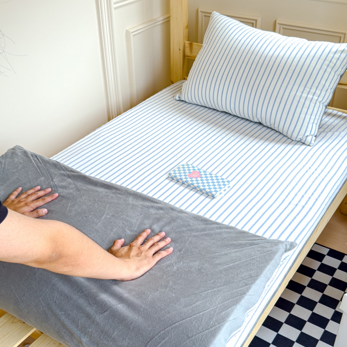 91家纺网 家纺一手货源 找家纺 金丝鸟家纺 2024新款全棉色织水洗棉水晶绒床垫套 蓝色中条