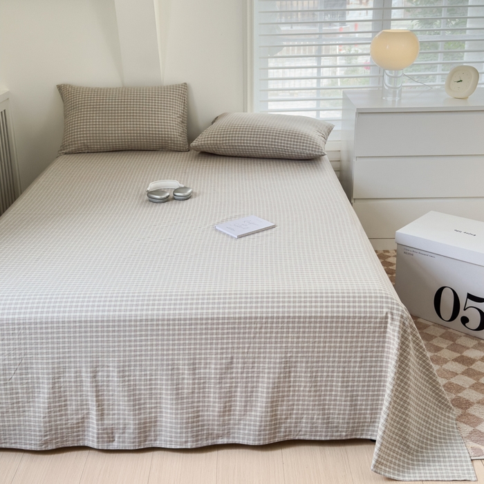 91家纺网 家纺一手货源 找家纺 金丝鸟家纺 2024新款A类全棉色织水洗棉单床单系列 浅绿红条田格