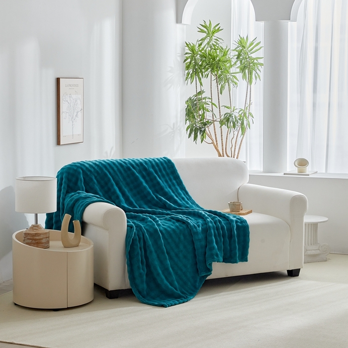 91家纺网 家纺一手货源 找家纺 巴木赫 2024新款法兰绒泡泡卷边毯子毛毯 墨绿