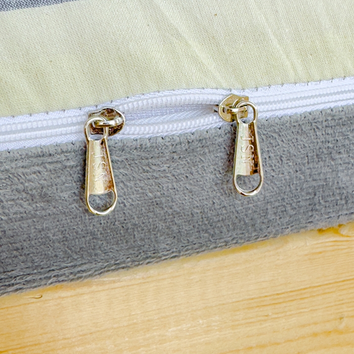 91家纺网 家纺一手货源 找家纺 金丝鸟家纺 2024新款全棉色织水洗棉水晶绒床垫套 蓝灰大竖条