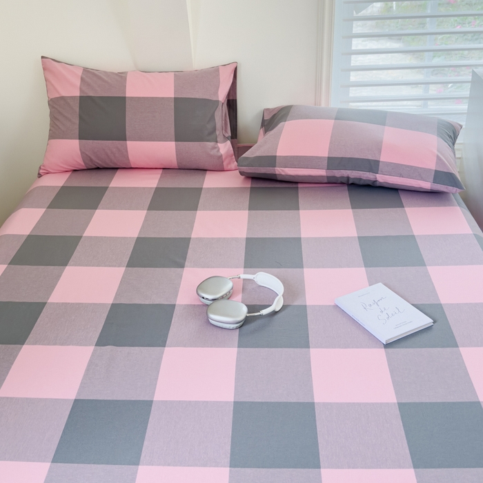 91家纺网 家纺一手货源 找家纺 金丝鸟家纺 2024新款A类全棉色织水洗棉单床单系列 粉大格