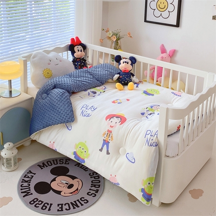 91家纺网 家纺一手货源 找家纺 （总）兄弟坊 2025新款正版授权卡通针织棉豆豆绒秋冬儿童被（婴儿床）