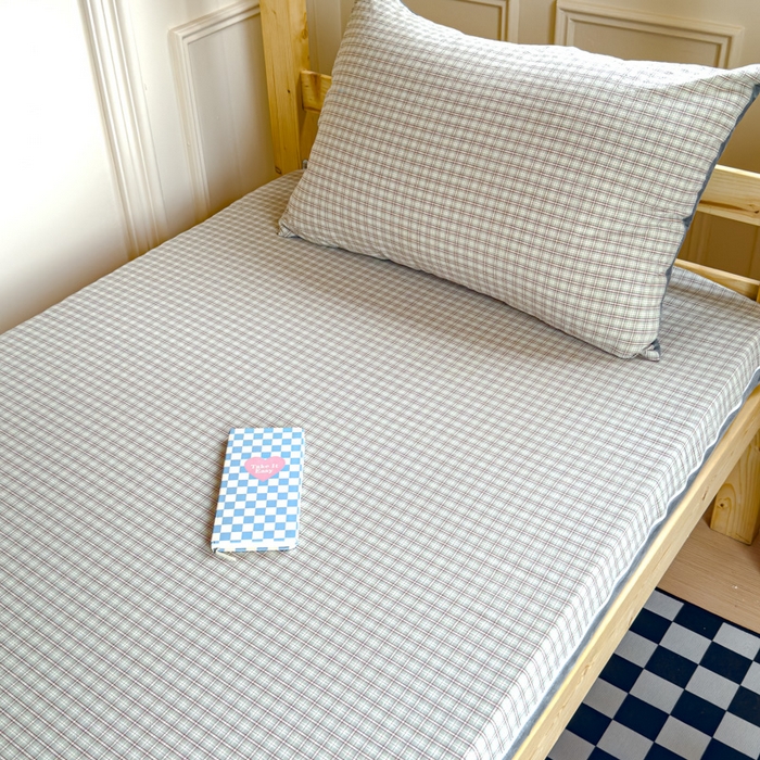 91家纺网 家纺一手货源 找家纺 金丝鸟家纺 2024新款全棉色织水洗棉水晶绒床垫套 浅绿红条田格