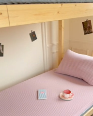 91家纺网 家纺一手货源 找家纺 金丝鸟家纺 2024新款全棉色织水洗棉水晶绒床垫套 玫红中条