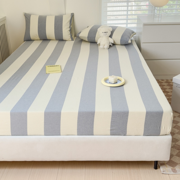 91家纺网 家纺一手货源 找家纺 金丝鸟家纺 2024新款A类全棉色织水洗棉床笠系列 蓝灰大竖条