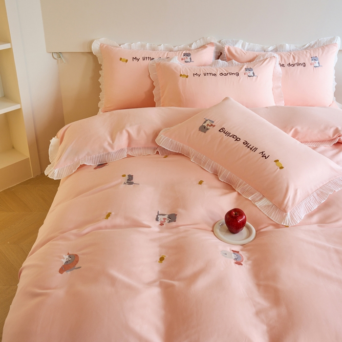 91家纺网 家纺一手货源 找家纺 梧桐家居 2024新款全棉磨毛刺绣四件套-糖果小猫 糖果小猫-浅粉