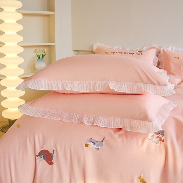 91家纺网 家纺一手货源 找家纺 梧桐家居 2024新款全棉磨毛刺绣四件套-糖果小猫 糖果小猫-浅粉