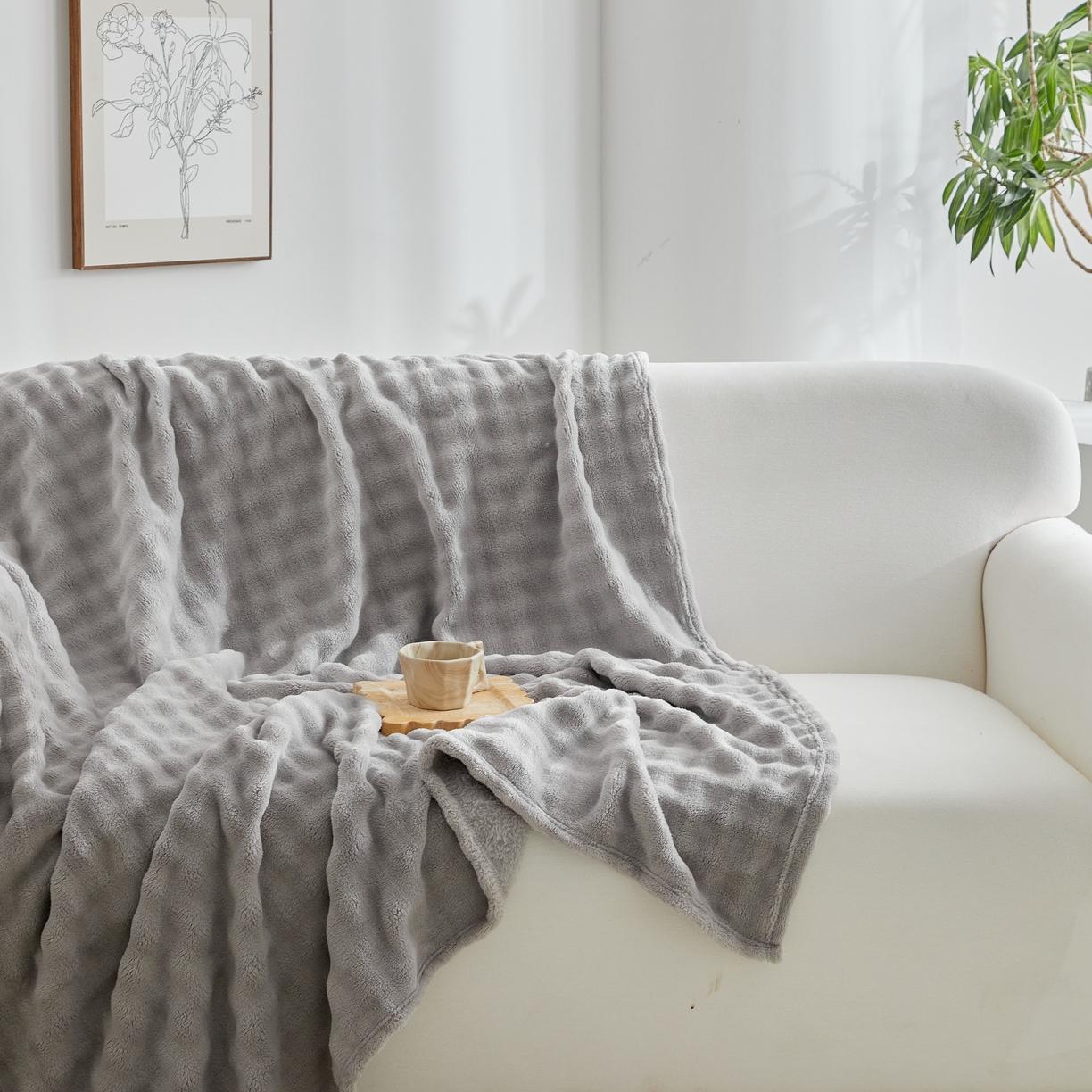 91家纺网 家纺一手货源 找家纺 巴木赫 2024新款法兰绒泡泡卷边毯子毛毯 银灰