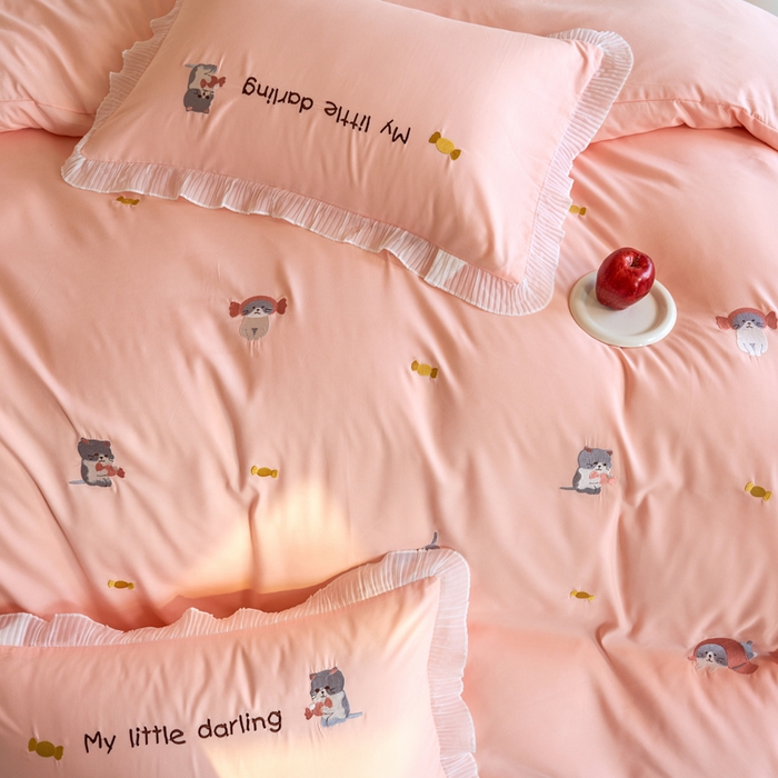 91家纺网 家纺一手货源 找家纺 梧桐家居 2024新款全棉磨毛刺绣四件套-糖果小猫 糖果小猫-浅粉