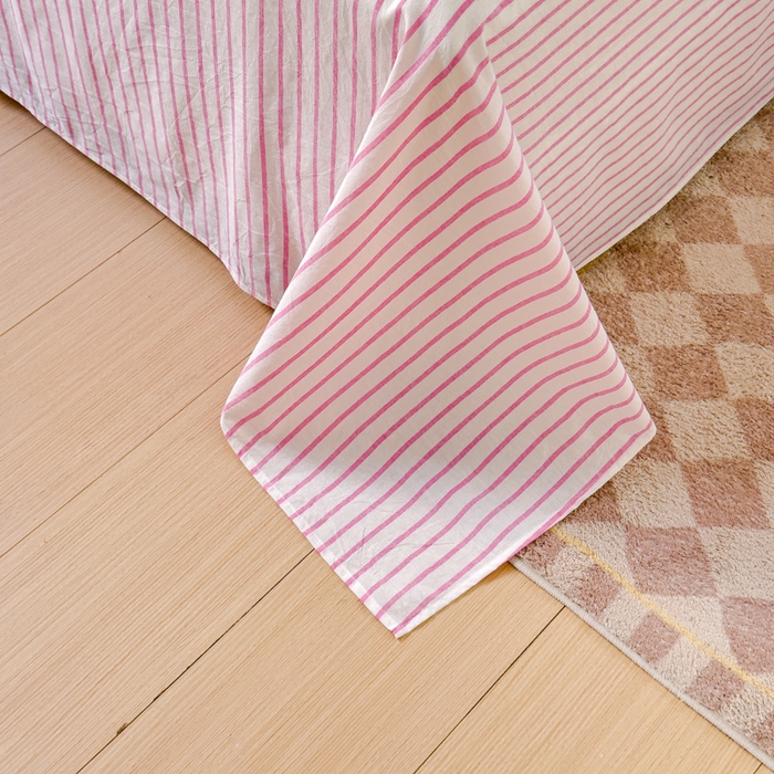 91家纺网 家纺一手货源 找家纺 金丝鸟家纺 2024新款A类全棉色织水洗棉单床单系列 玫红 中条