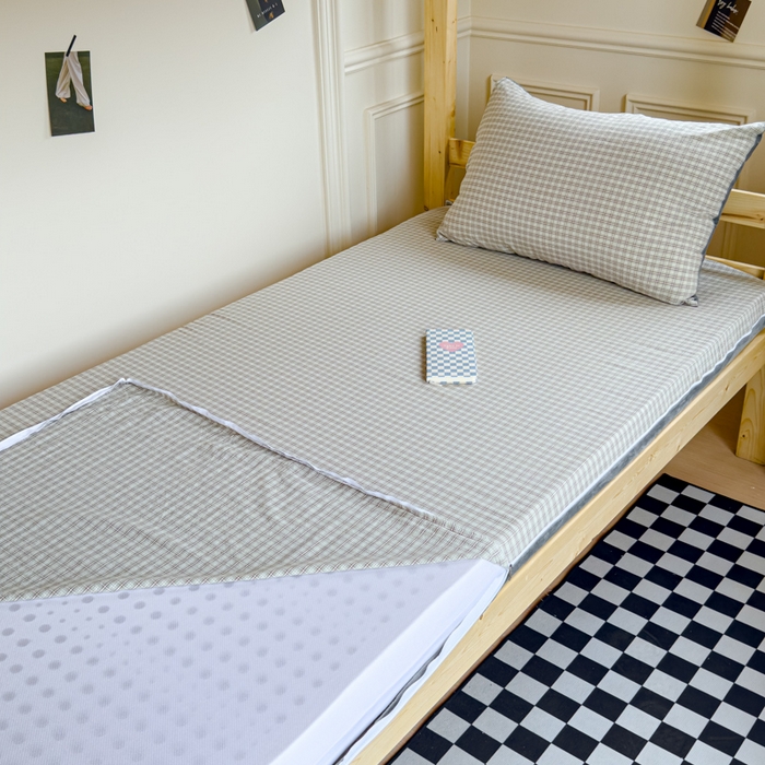 91家纺网 家纺一手货源 找家纺 金丝鸟家纺 2024新款全棉色织水洗棉水晶绒床垫套 浅绿红条田格