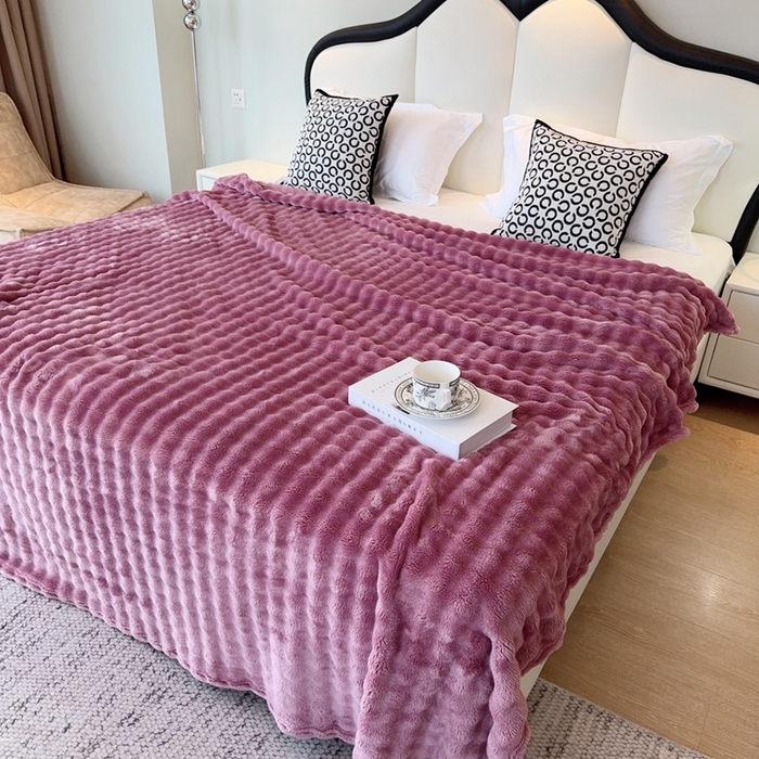 91家纺网 家纺一手货源 找家纺 兜米家居 2024新款纯色仿兔毛泡泡毛毯牛奶绒毛毯午睡毯 木槿紫