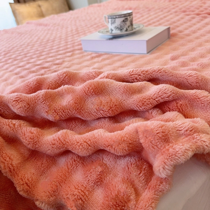 91家纺网 家纺一手货源 找家纺 兜米家居 2024新款纯色仿兔毛泡泡毛毯牛奶绒毛毯午睡毯 橘红色