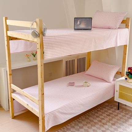 91家纺网 家纺一手货源 找家纺 金丝鸟家纺 2024新款A类全棉色织水洗棉单床单系列（学生床） 玫红中条