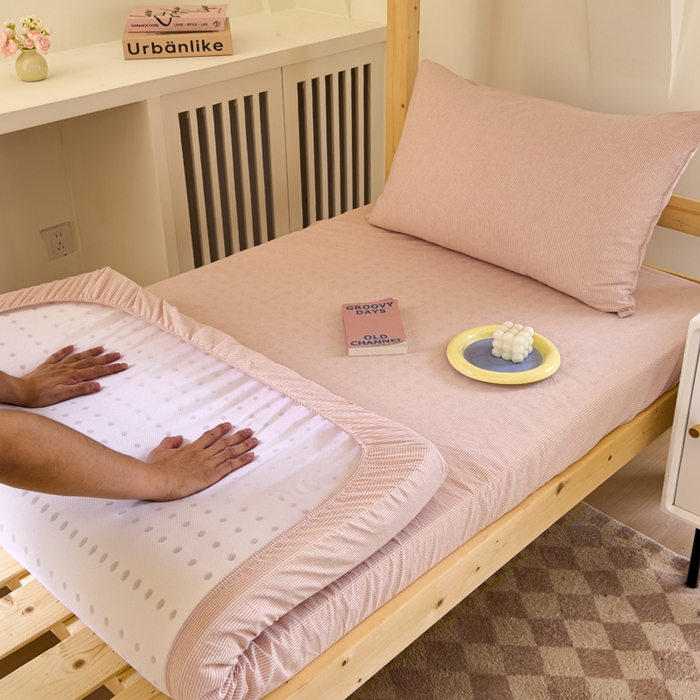 91家纺网 家纺一手货源 找家纺 金丝鸟家纺 2024新款A类全棉色织水洗棉单床笠系列（学生床） 粉细条