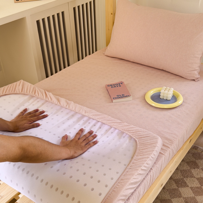 91家纺网 家纺一手货源 找家纺 金丝鸟家纺 2024新款A类全棉色织水洗棉单床笠系列（学生床） 粉细条