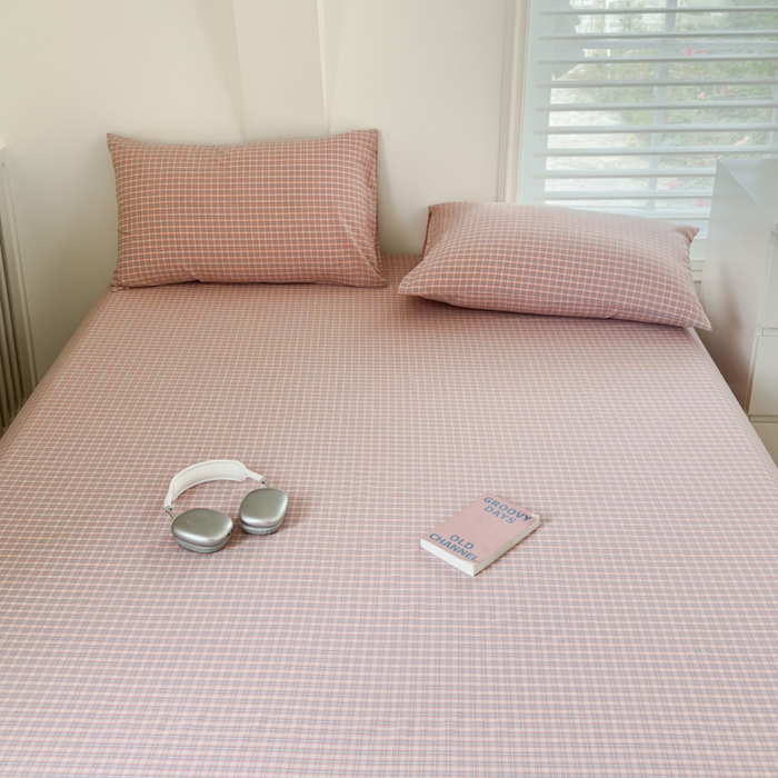 91家纺网 家纺一手货源 找家纺 金丝鸟家纺 2024新款A类全棉色织水洗棉单床单系列 红色蓝条田格