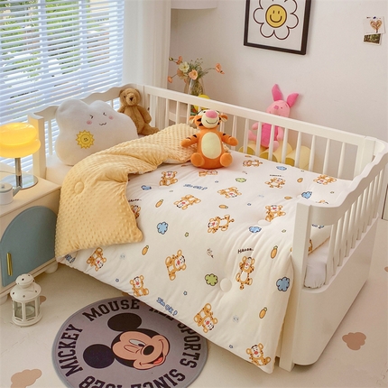 91家纺网 家纺一手货源 找家纺 （总）兄弟坊 2025新款正版授权卡通针织棉豆豆绒秋冬儿童被（婴儿床）