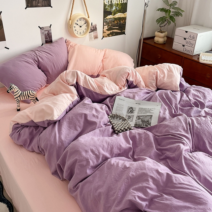 91家纺网 家纺一手货源 找家纺 卡迪熊家纺 2024新款ins风超柔褶皱亲肤磨毛水洗m四件套双拼系列-风格2 香芋粉