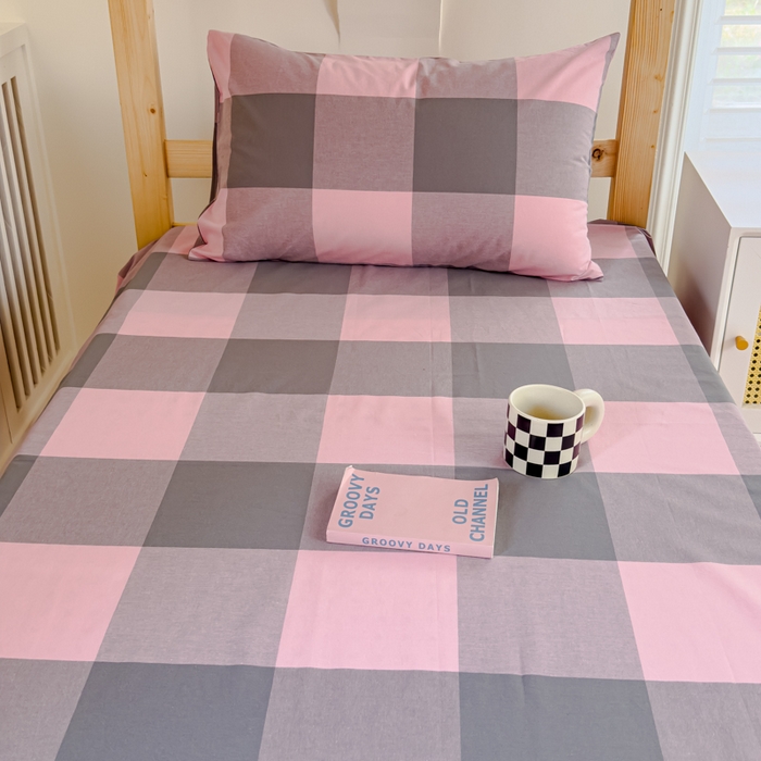 91家纺网 家纺一手货源 找家纺 金丝鸟家纺 2024新款A类全棉色织水洗棉单床单系列（学生床） 粉大格