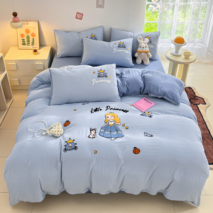 91家纺网 家纺一手货源 找家纺 卡迪熊家纺 2024新款水洗m毛巾绣四件套系列 童话公主