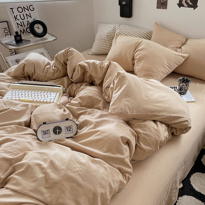 91家纺网 家纺一手货源 找家纺 卡迪熊家纺 2024新款ins风超柔褶皱亲肤磨毛水洗m四件套纯色系列-风格2 奶茶