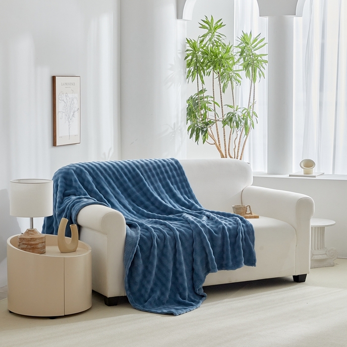 91家纺网 家纺一手货源 找家纺 （总）巴木赫 2024新款法兰绒泡泡卷边毯子毛毯