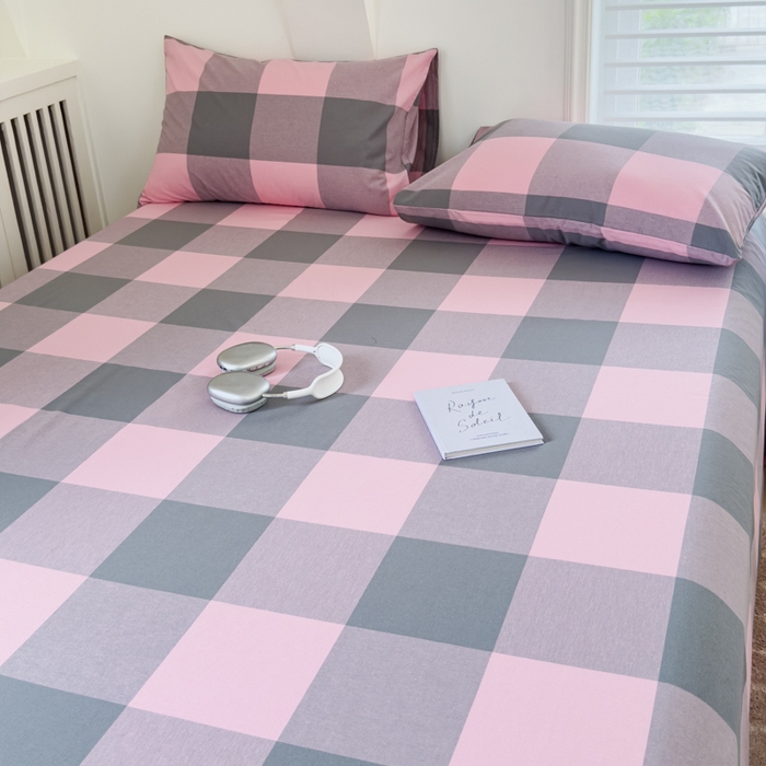 91家纺网 家纺一手货源 找家纺 金丝鸟家纺 2024新款A类全棉色织水洗棉单床单系列 粉大格