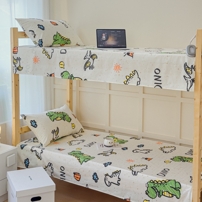 91家纺网 家纺一手货源 找家纺 金丝鸟家纺 2024新款全棉小清新印花单床单系列（学生床） 抗浪恐龙