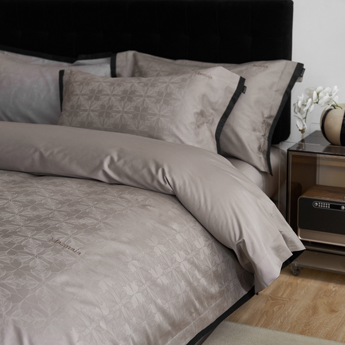 91家纺网 家纺一手货源 找家纺 安莱生活 2024新款60S天丝棉提花四件套（黑金系列） 黑金系列-镜中渊