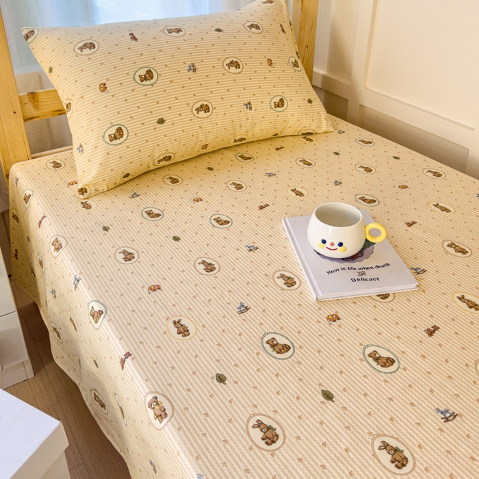 91家纺网 家纺一手货源 找家纺 金丝鸟家纺 2024新款全棉小清新印花单床单系列（学生床） 美美熊